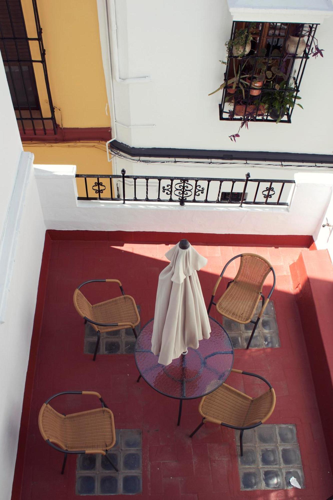Pension La Montorena Севилья Экстерьер фото