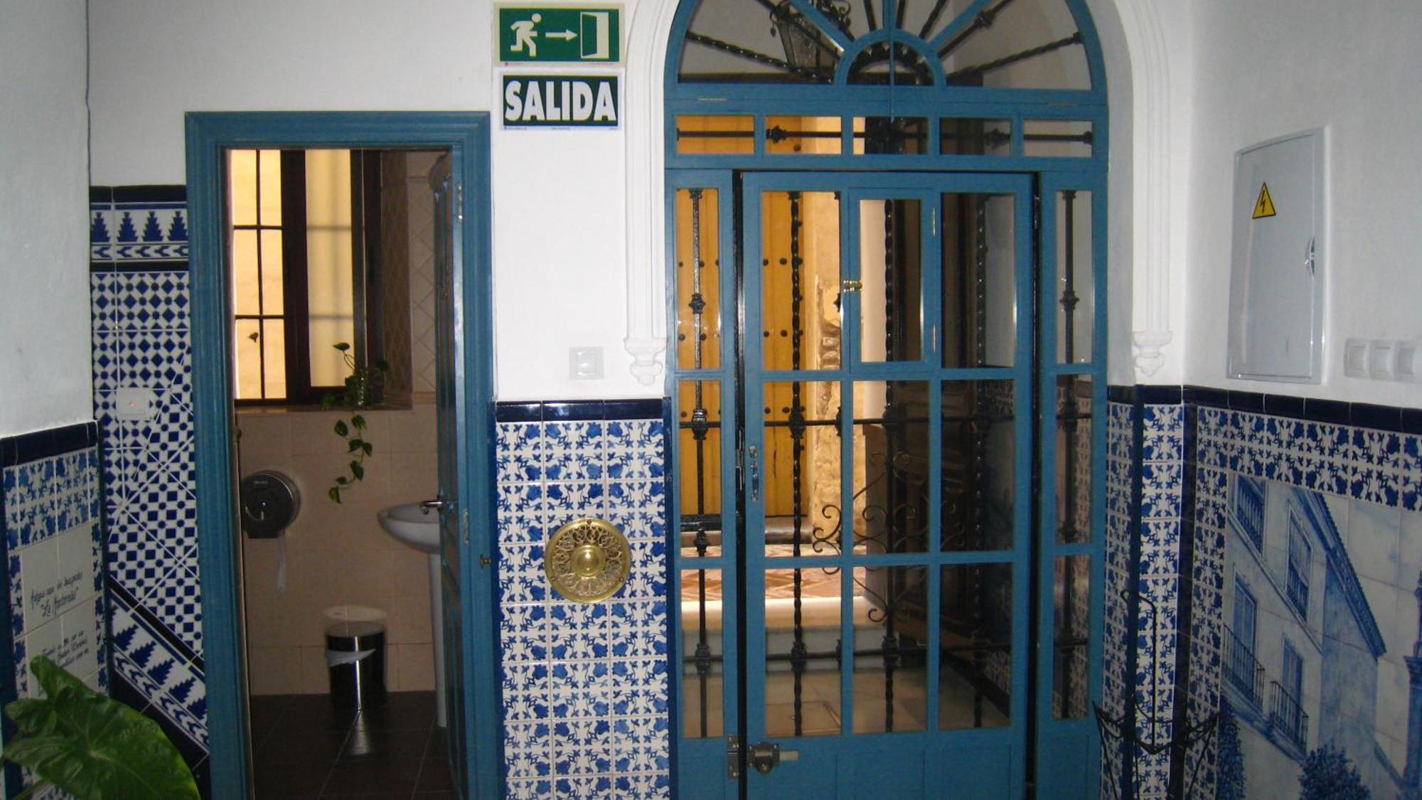 Pension La Montorena Севилья Экстерьер фото