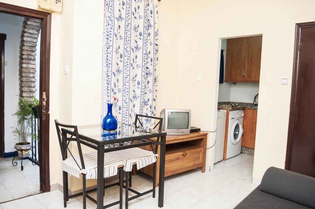 Pension La Montorena Севилья Экстерьер фото