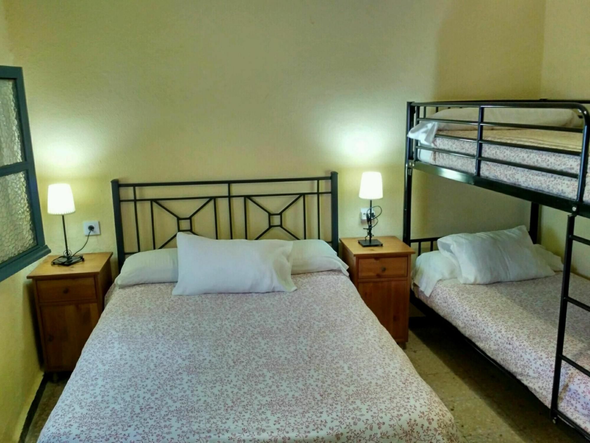 Pension La Montorena Севилья Экстерьер фото